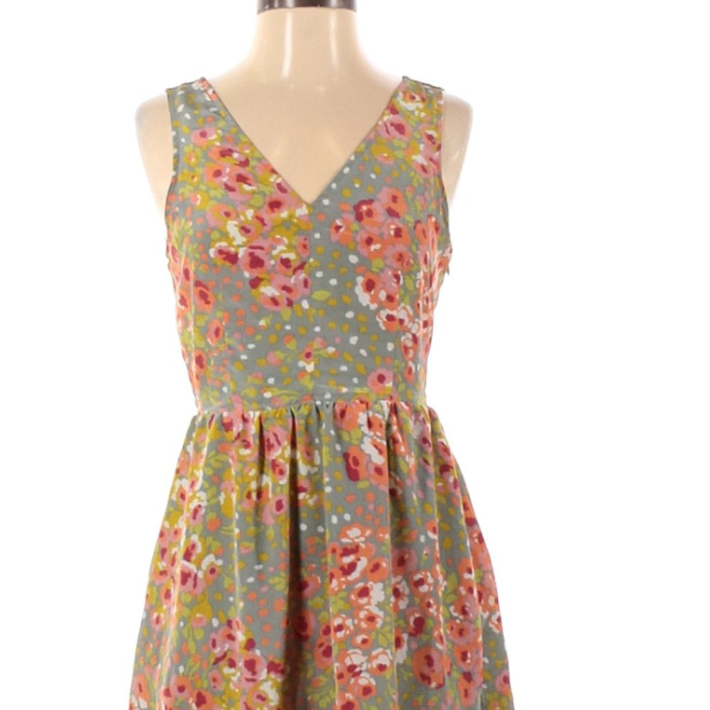 Ark & Co Gray Floral Sun Dress Size Small Button Up Back Detailing EUC